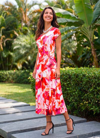 Kleid mit raffinierter Knotentechnik 
